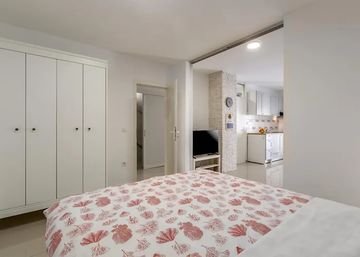 Modern Zen With Private Garden アパート *