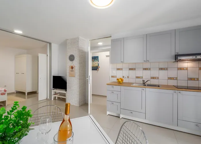 Modern Zen With Private Garden