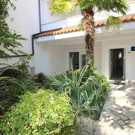 Apartment Modern Zen With Private Garden Poreč