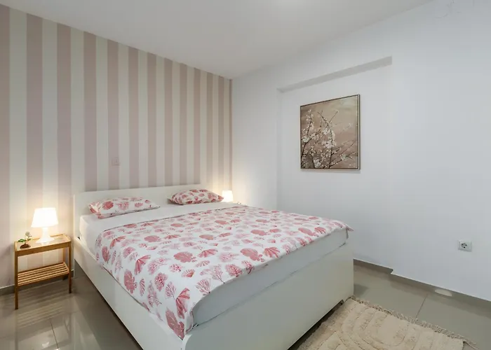דירה Modern Zen With Private Garden *